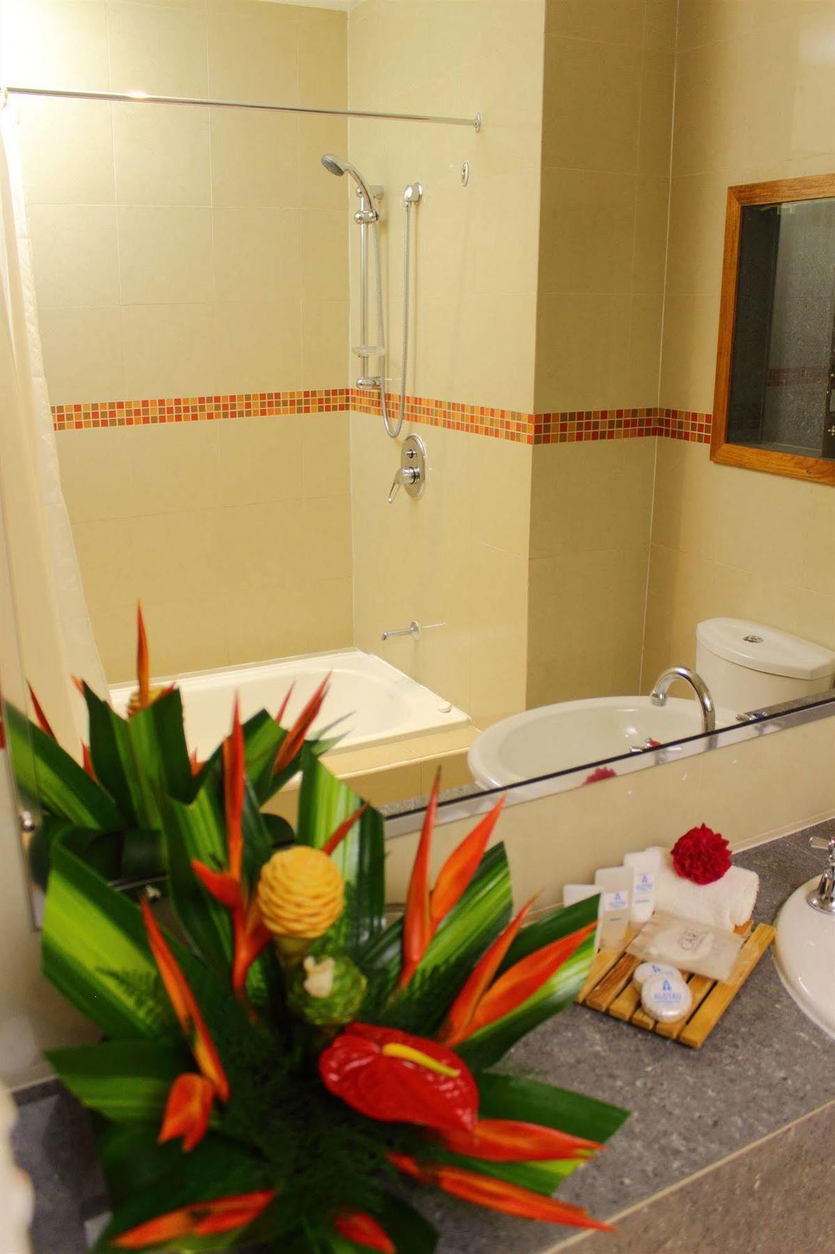 Alotau International Hotel Exterior photo